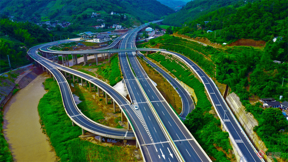 滇中环线高速公路图片