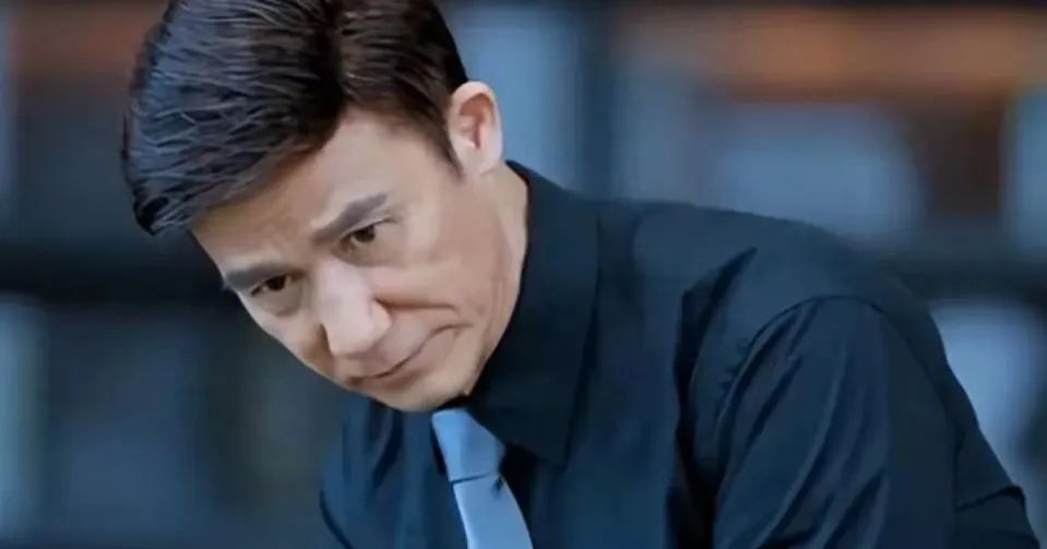 "香港第一反派"李子健48岁大胆追爱,娶到小23岁的