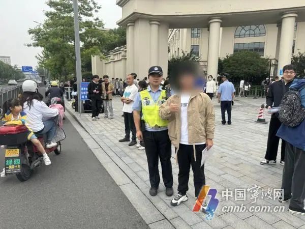 今天,4.95万名考生奔赴考点,考场外我们"警"候佳音