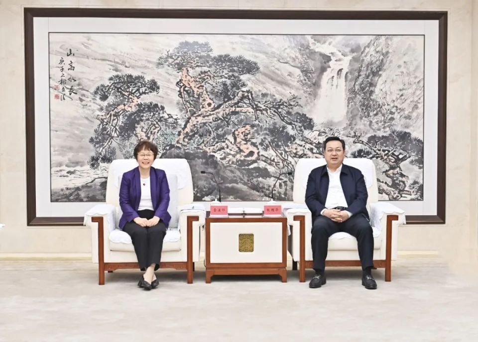 张国华与中国地质大学（北京）党委书记雷涯邻、校长赵志丹一行举行工作座谈