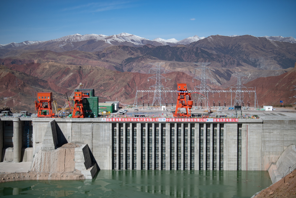 黄河流域在建海拔最高装机最大水电站首台机组并网发电