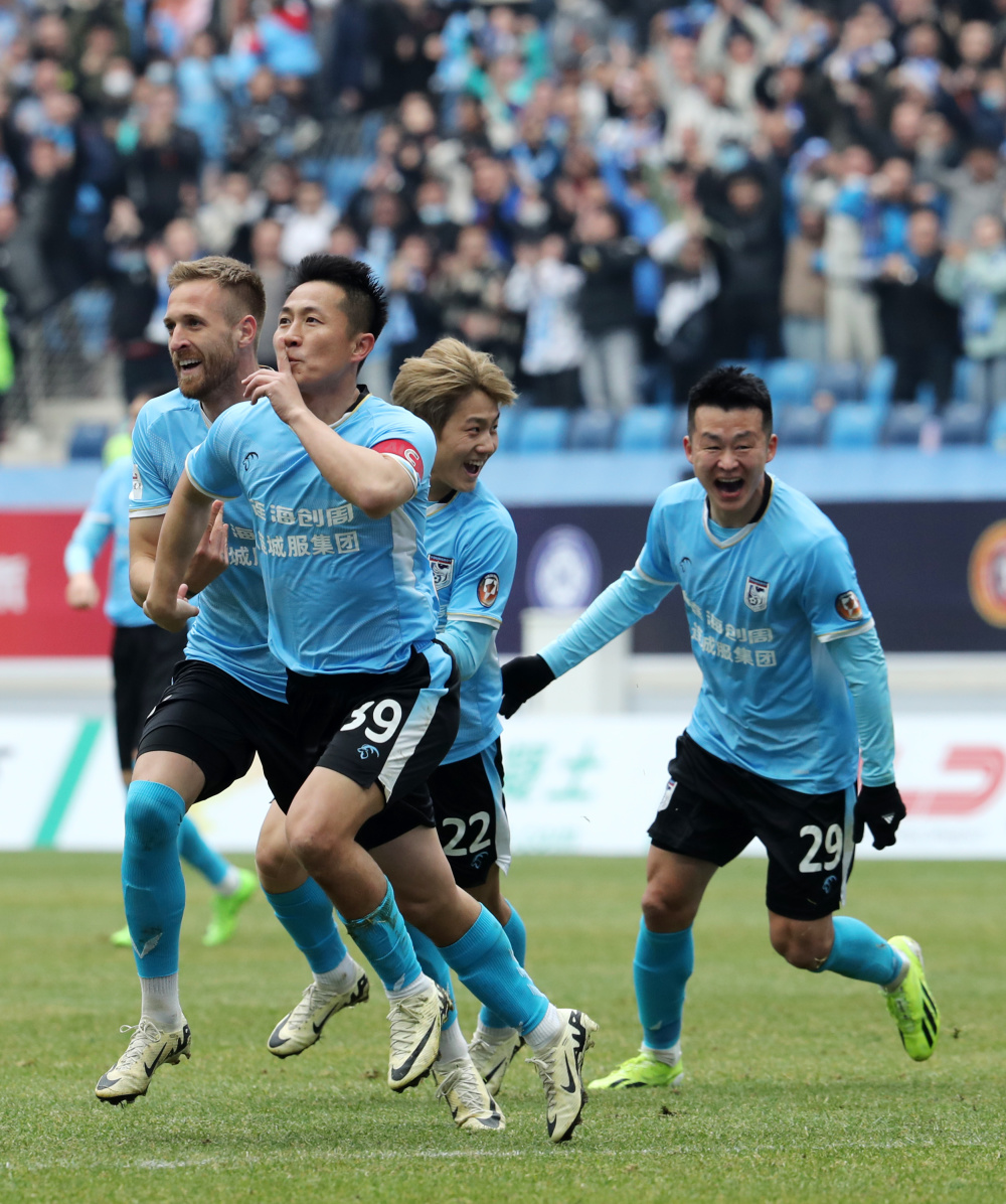 足球中甲大连英博胜广西平果哈嘹国晶