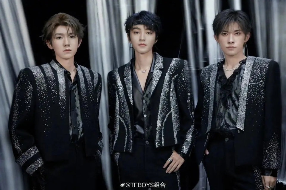 tfboys1周年的照片图片