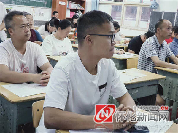 新晃兴隆小学:家长夜校架起连心桥