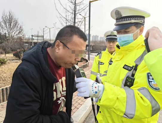 泰安交警春节“猎醉”行动，234人被查，这些人被曝光！看看有没有认识的？ 腾讯新闻