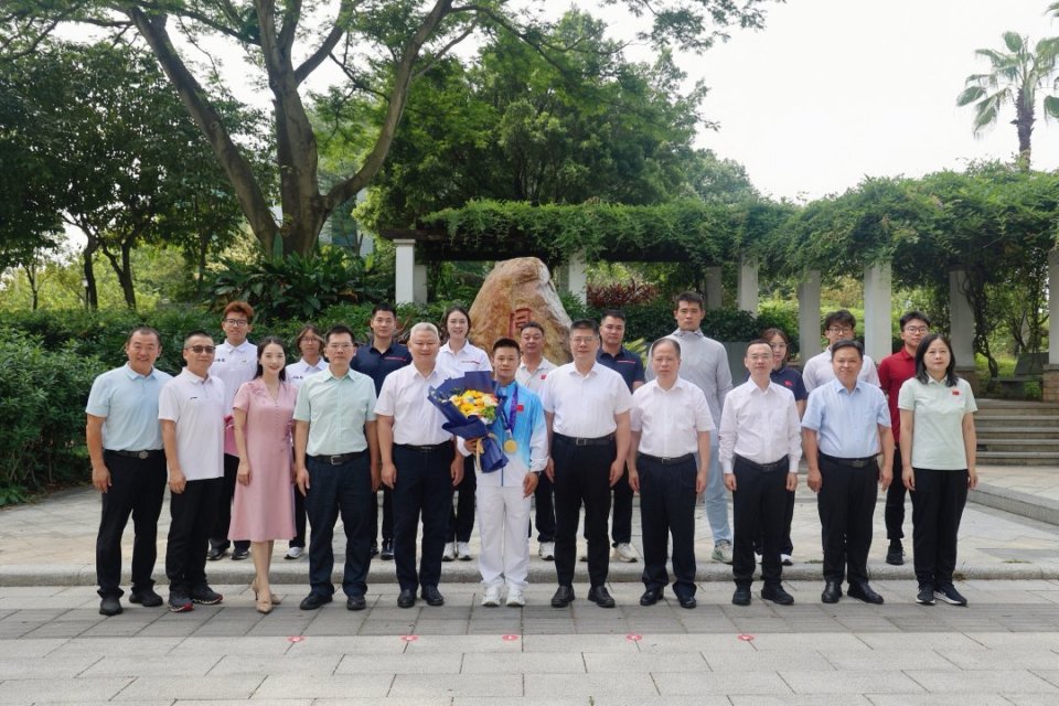 广州中医药大学为亚运会金牌得主教师举行分享活动_腾讯新闻