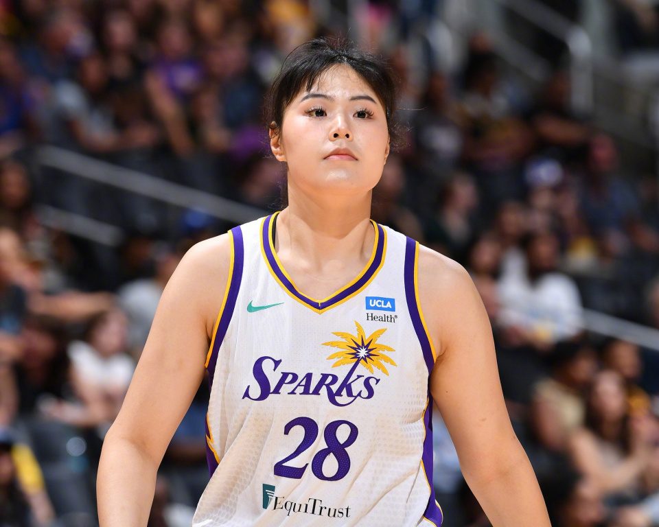 李月汝WNBA赛季总结：逆袭季多数据创纪录 将再战土超不回WCBA_腾讯新闻