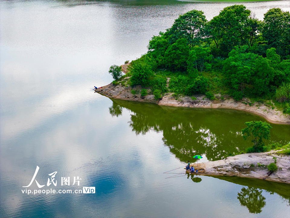 2024年6月10日,安徽省安庆市岳西县毛尖山乡林河村天堂湖,雨后初晴,山