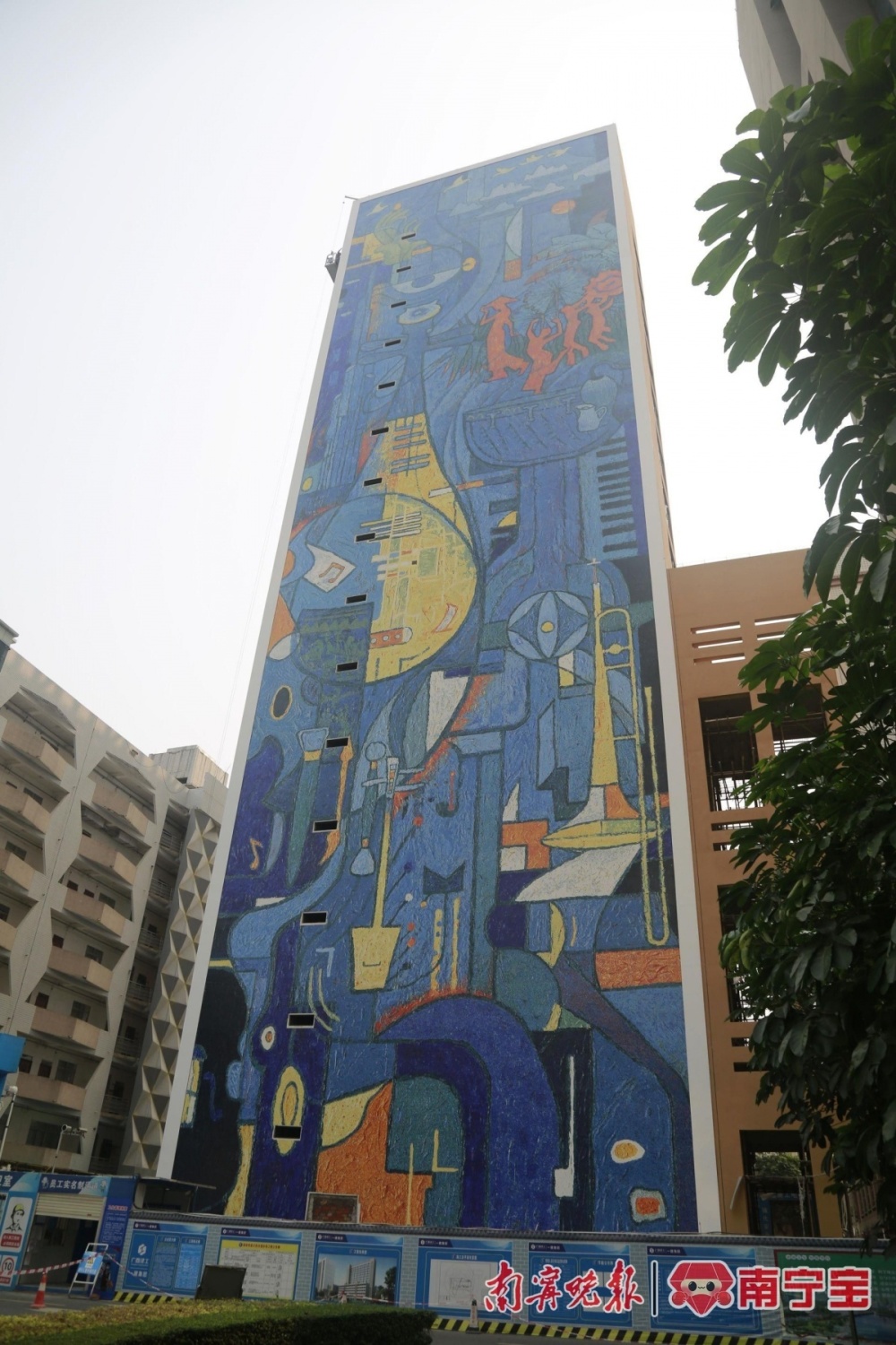 洋溢广西元素南宁这个墙绘惊艳亮相南湖之畔整墙壁画惊艳人的眼球