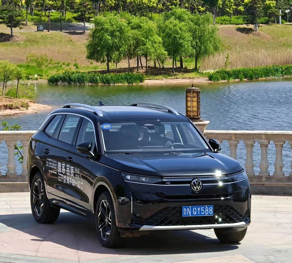 开创“宽域SUV”新品类，看硬核揽巡如何智驾破局？_腾讯新闻
