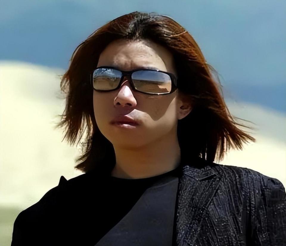 歌手郭峰:三段恋情无疾而终,61岁未婚无子女,一生都献给了音乐