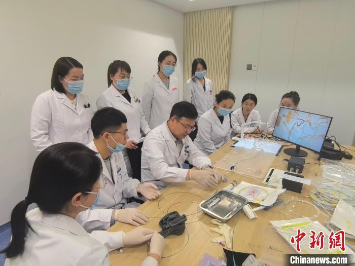 北京医生刘海超的草原梦？竟是给当地留下一支带不走的医疗队