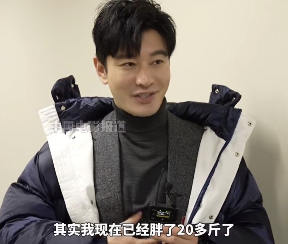 黄晓明为戏增肥,大肚腩突出,工作之余也不忘与叶珂维系感情