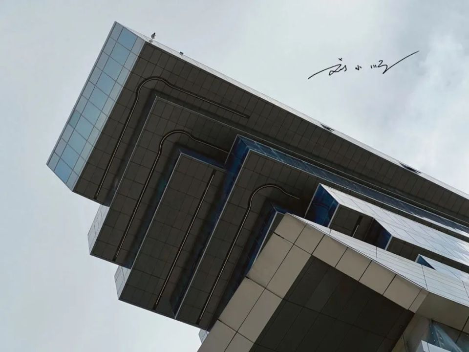 广州"最丑建筑"之一?投资50亿,却被大家认为看起来像棺材楼