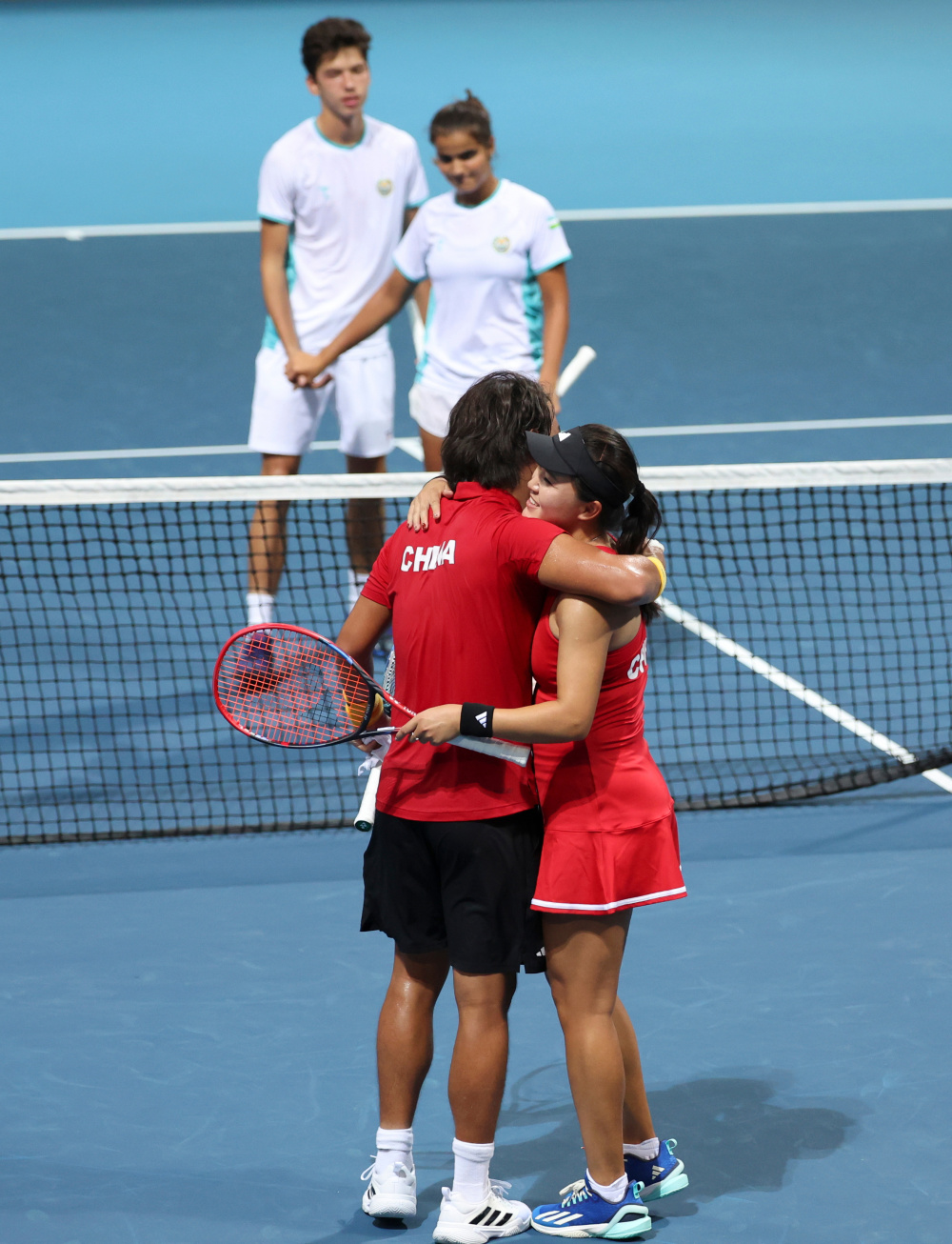 网球混双布云朝克特朱琳晋级第三轮