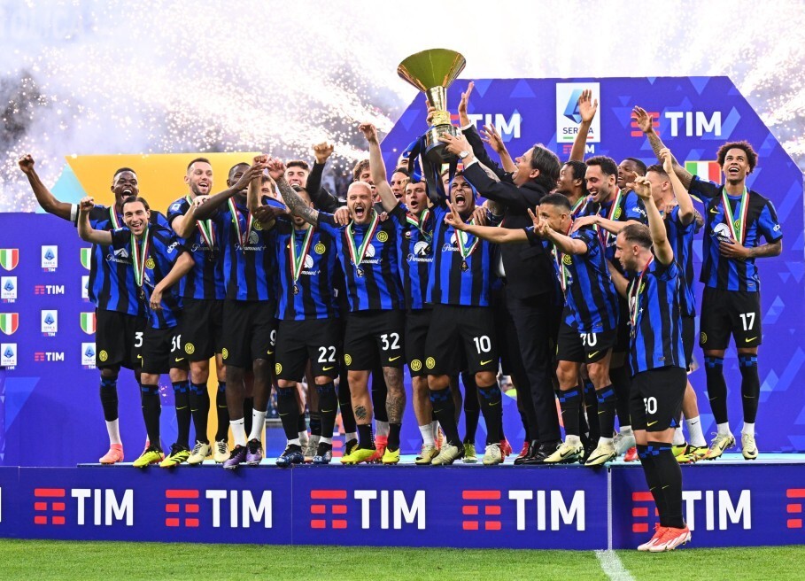 国际米兰提前5轮夺得了他们队史上的第20个顶级联赛冠军,并且由于