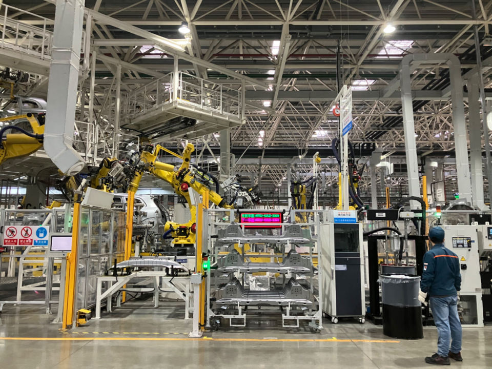 探访赛力斯工厂:3000余人两班倒生产问界新m7,还要扩招2000人提升产能