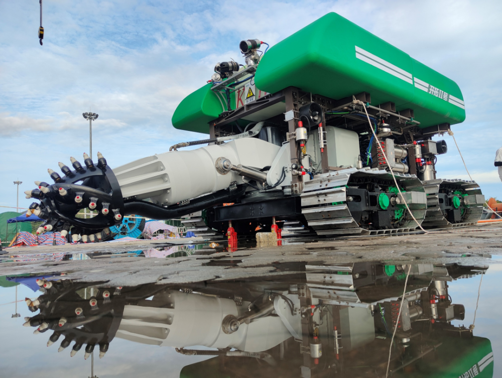 我国深海重载作业采矿车"开拓二号"海试水深首次突破 4000 米