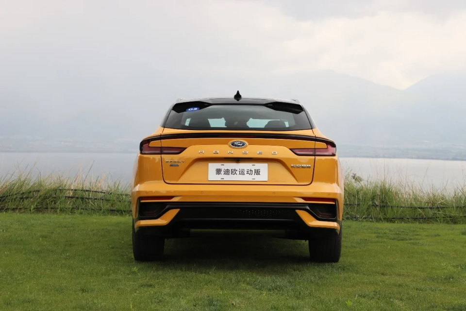 搭载全新2.0t混动总成,长安福特蒙迪欧运动版实车图发布