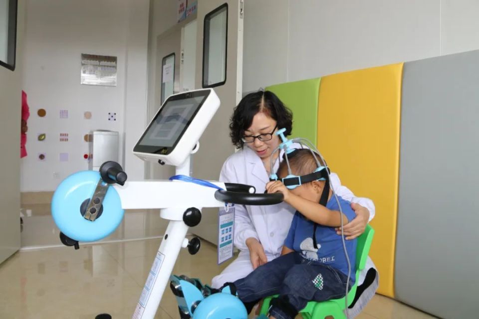 【大理州好医生·好故事】——张凌波 李靖_腾讯新闻