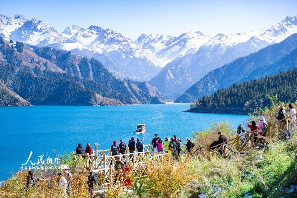 新疆昌吉天山天池景区视频