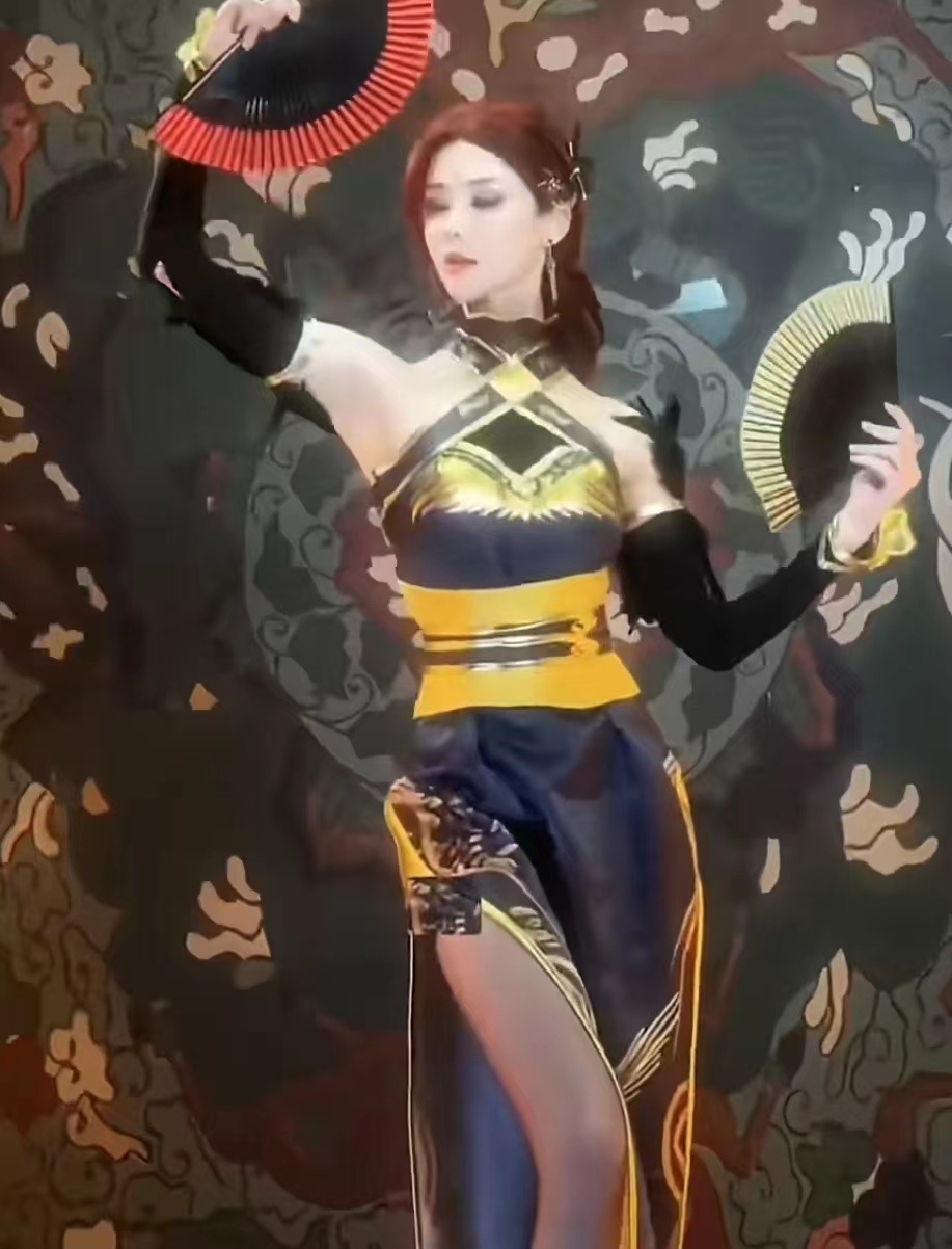 斗破苍穹:雅妃cos来了,口叼折扇,黑丝大长腿魅惑力拉满,太美