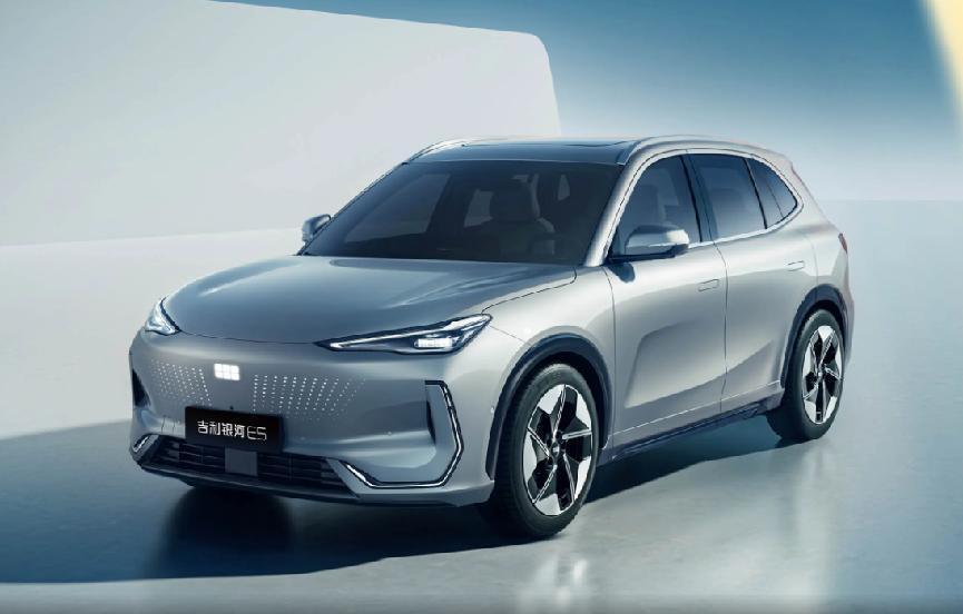 外观中庸内饰大气,吉利银河第二款电车上市,竞争比亚迪元plus