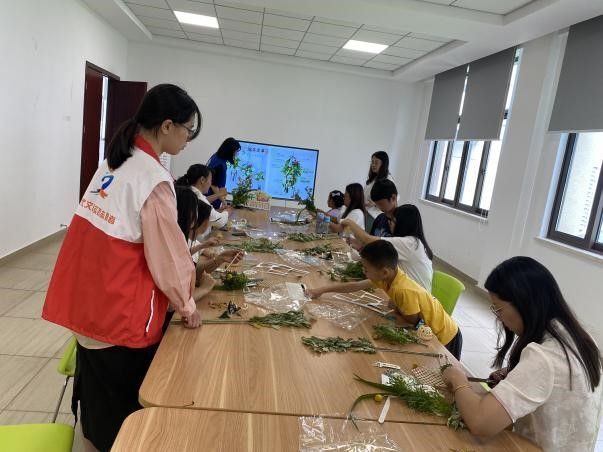 常熟市古里镇新桥村开展"我们的节日·端午"暨"庆六一迎端午"主题活动