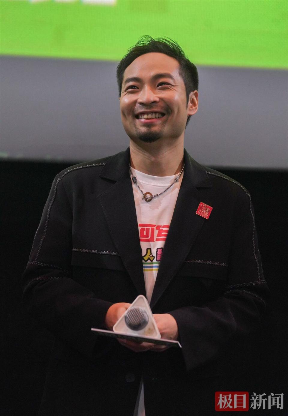 电影中两位编剧所遭遇的生活窘境与职场困扰,都在现实活动中有原型