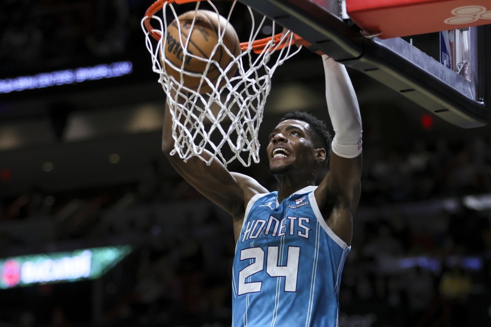 米勒:夏天会跟乔治一起训练 能够和偶像一起进步是种幸福