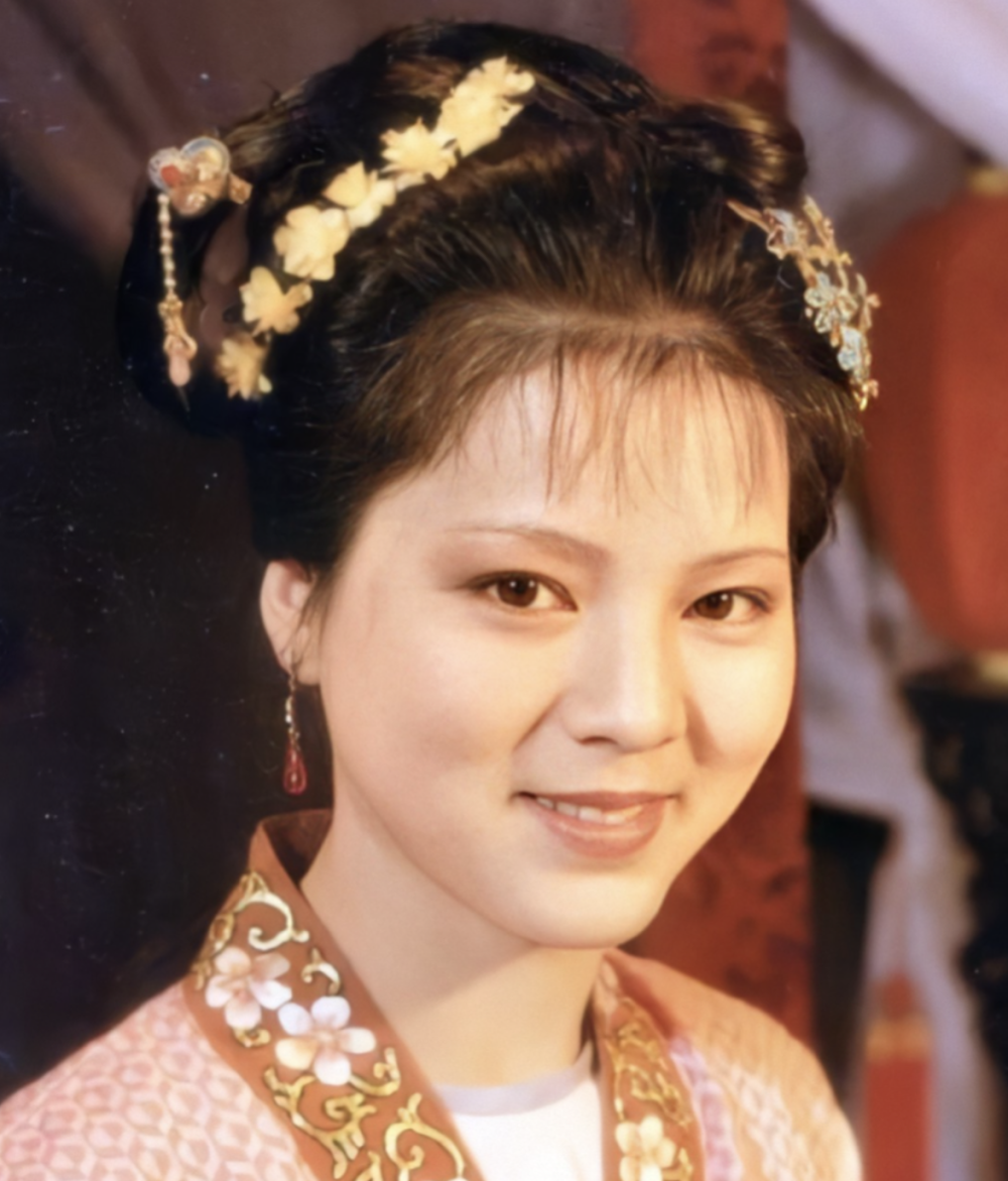 邓婕对袁玫说,以前不觉得你的戏好,看了新红楼梦才知你演得多好