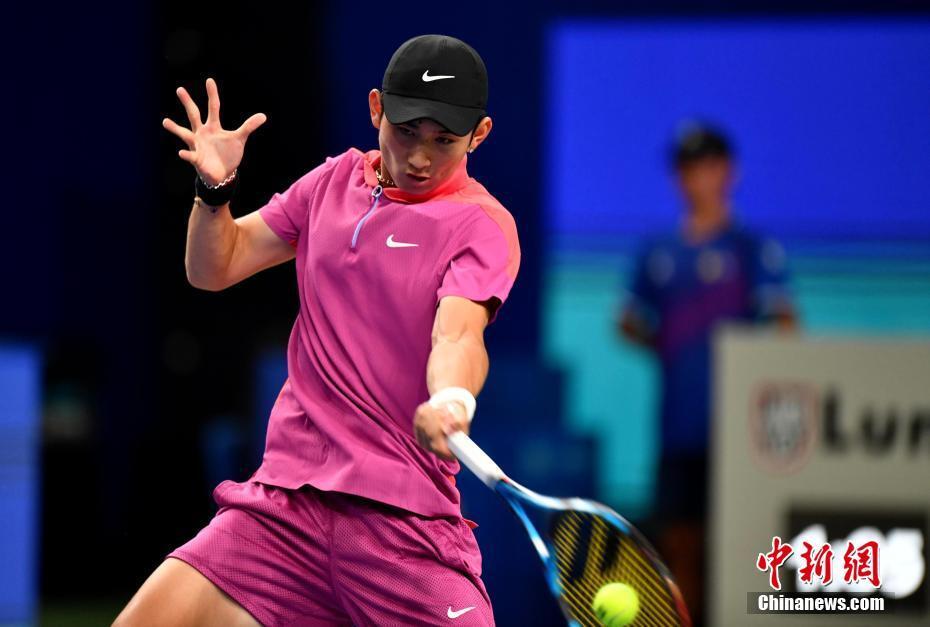 职业网球选手协会(atp)250成都公开赛男单决赛中,中国选手商竣程以2:0