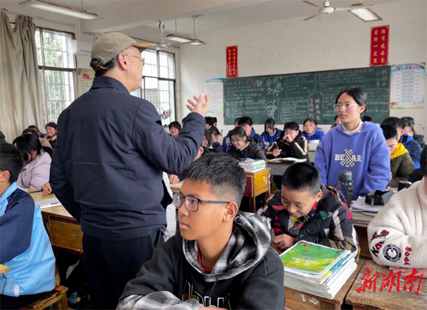 衡阳县金兰中学校友尹笃林教授回母校开展励志讲学活动