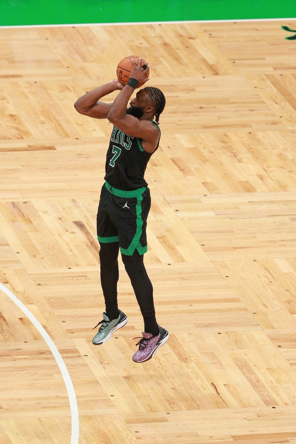 杰伦-布朗:思想的力量很强大 你必须骗自己像0-2落后一样打球