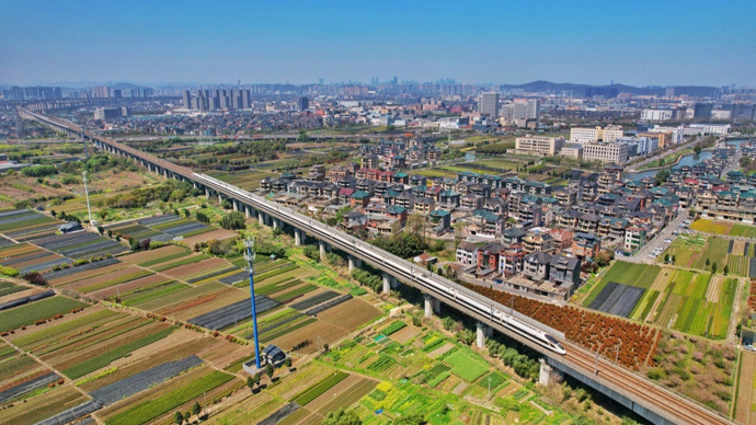 长三角铁路春游运输收官发送旅客逾8000万人次屡屡刷新纪录