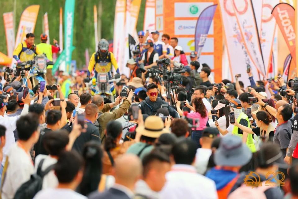 2024中国环塔国际拉力赛盛大开幕火热发车