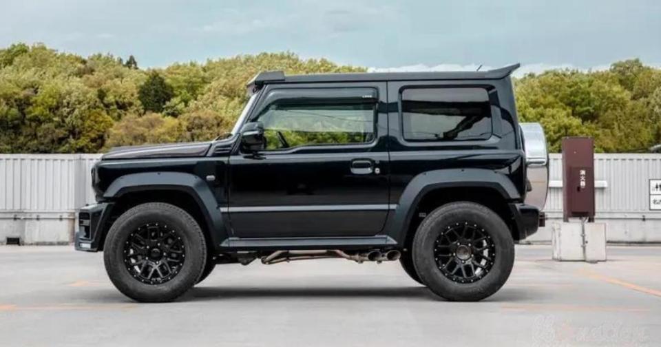 黑武士版"吉姆尼"进港,套件神似"巴博斯"!_腾讯新闻