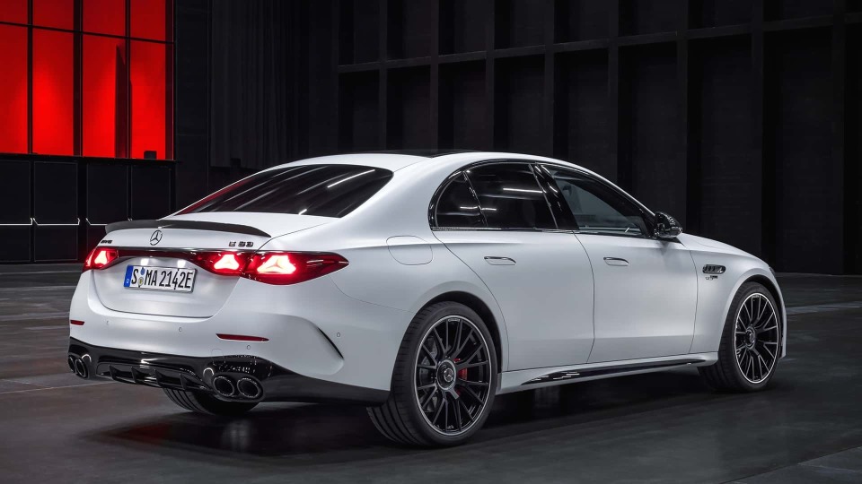 参数追上老e63,全新奔驰amg e53官图发布_腾讯新闻