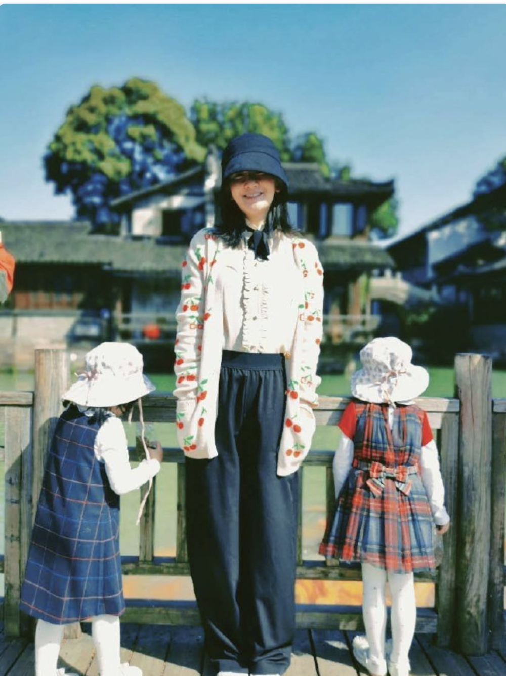 43岁谢娜现状:和三个女儿在一起颜值太高,张杰的眼光真的毒