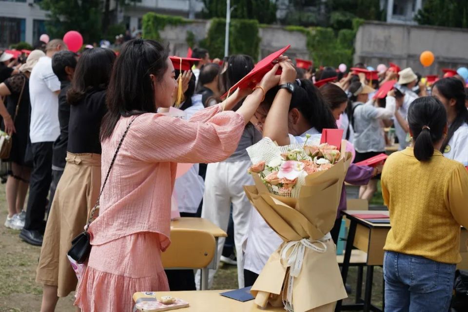 青春冠礼,不负韶华!大理一中为学子举办成人礼