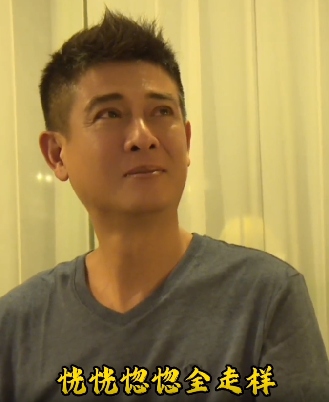 作为本剧的"颜值担当",30年过去,饰演者李秉桦帅气依旧,还多了几分