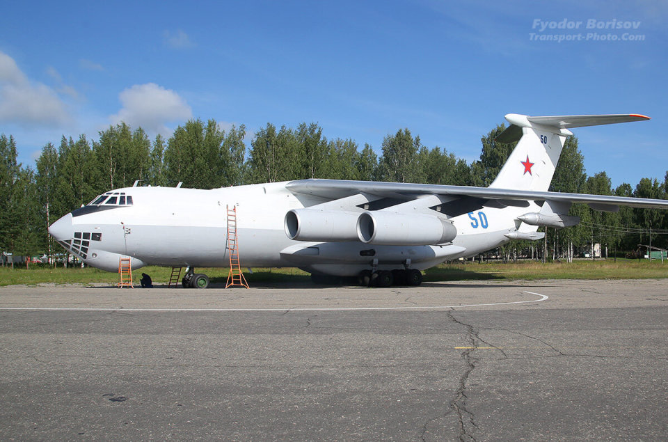 战略空军的标配"伊尔-78"空中加油机服役超40年_腾讯新闻