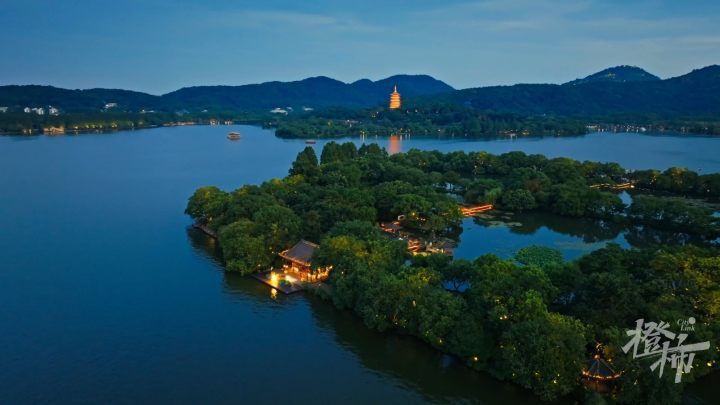 首次开放!夏日炎炎,坐画舫登三潭印月岛夜游西湖乘风凉