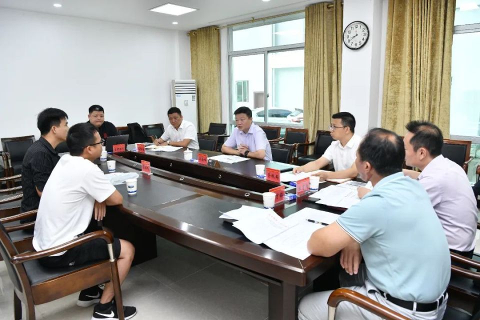 吴海峰在接访时强调:依法依规 用心用情为群众解"事结"化"心结"