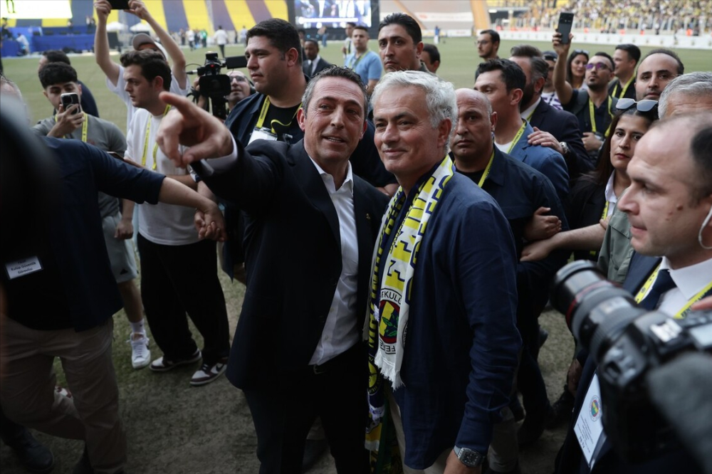 穆帅时隔4年后再战欧冠,期待上演波尔图奇迹