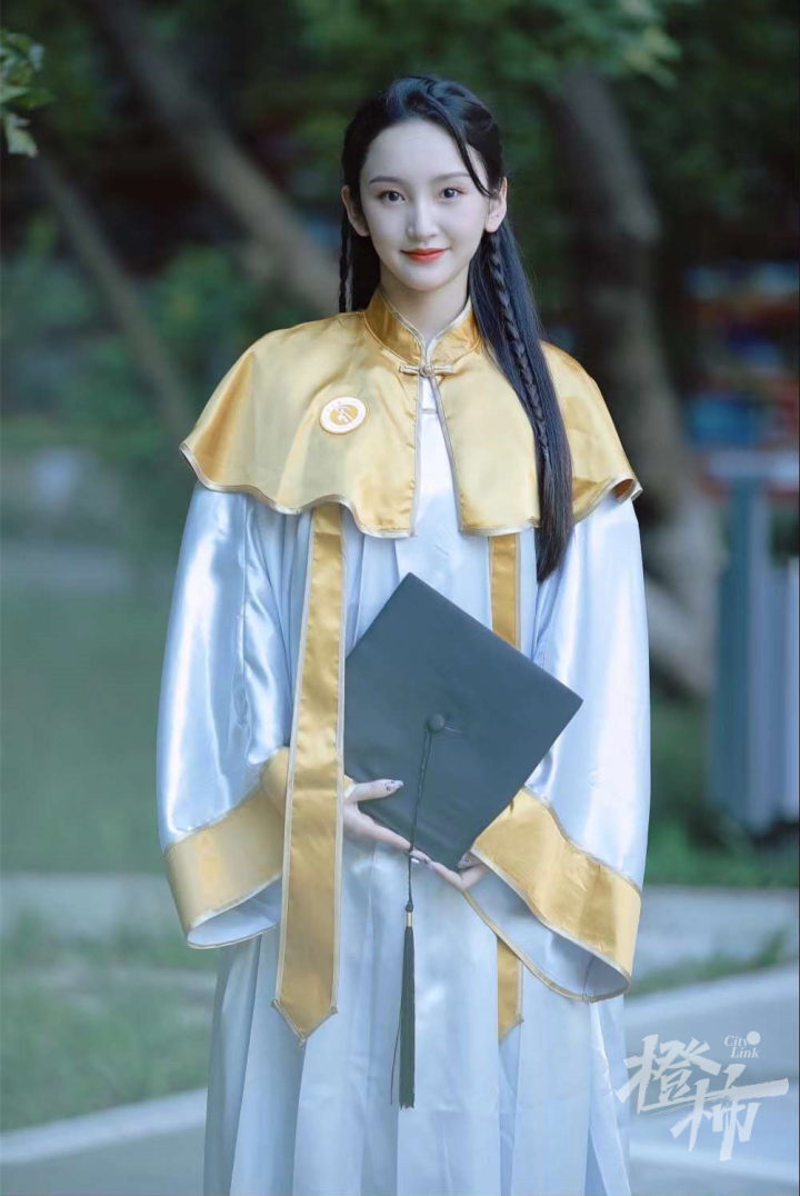 2008年,汪伊美登上北京残奥会开幕式的舞台.