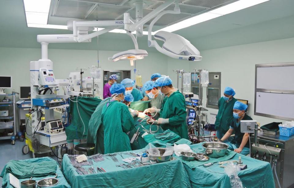 济医附院成功完成第二例人工心脏移植手术