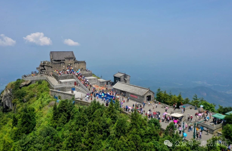 记者随湖南历史文化旅游采风活动团,来到衡阳市南岳衡山景区