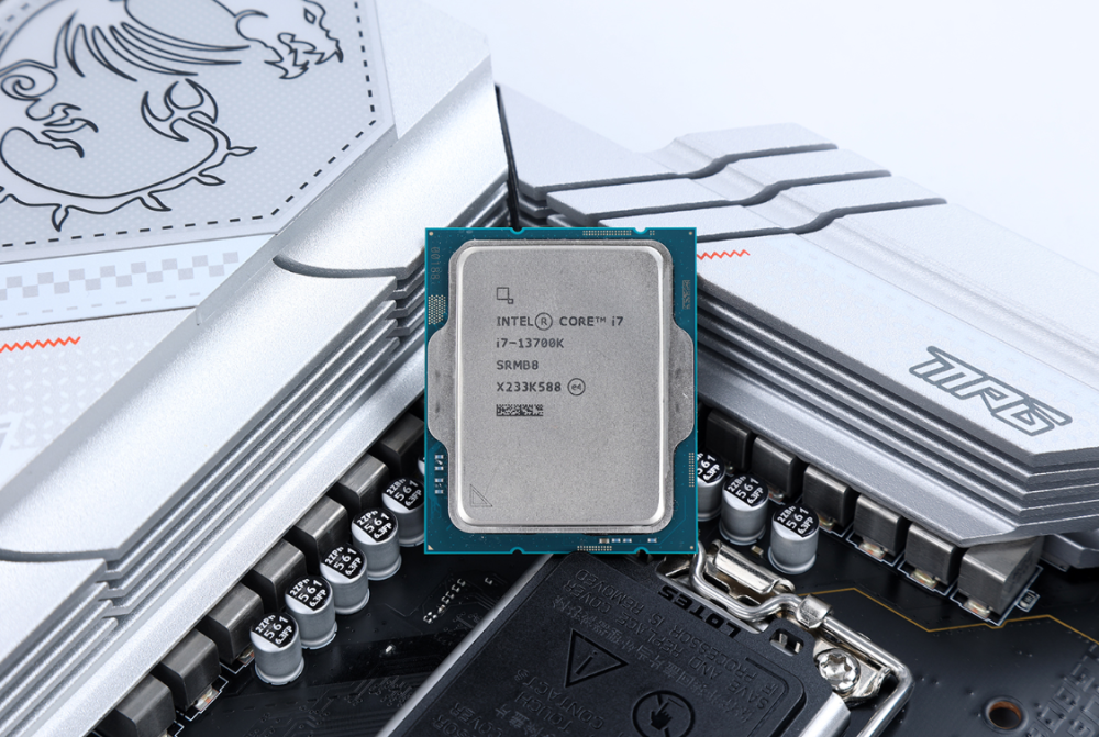 主要玩游戏,如果再叠加对生产力的追求,我当然还是会选i7-13700k.
