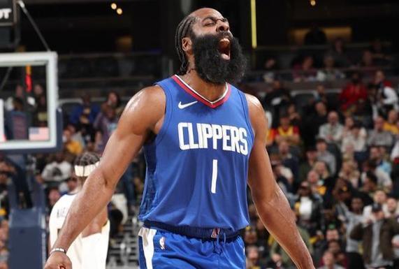 哈登本赛季命中136记三分那库里詹姆斯杜兰特呢